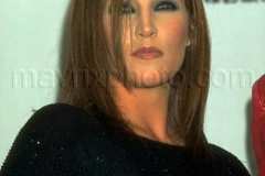 101108-lisa-marie-presley.jpg