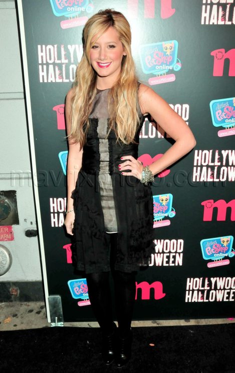 11_11_2009_Ashley_Tisdale_M_Magazine_Hollywood_Hallween_1