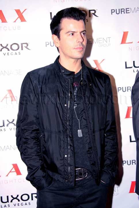 101308-nkotb3.jpg