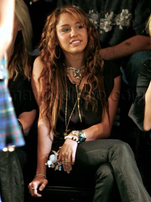 101608-miley-cyrus.jpg