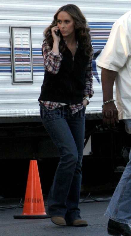 102608-jennifer-love-hewit4.jpg
