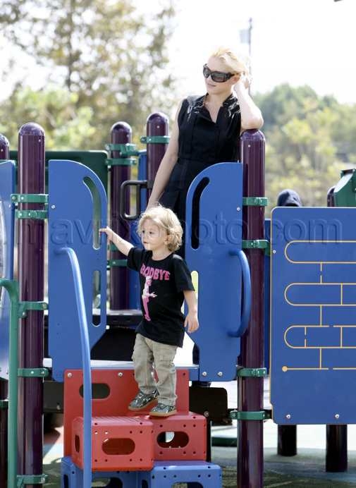 10608-gwen-gav-kingston2.jpg