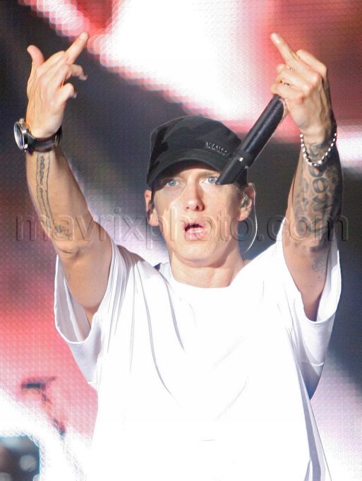 10_31_2009_Eminem_Live_Vodoo_Music_Experience_01