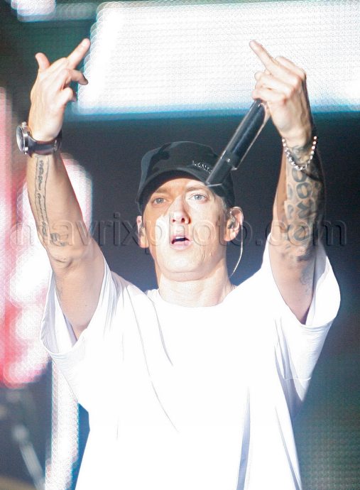 10_31_2009_Eminem_Live_Vodoo_Music_Experience_02