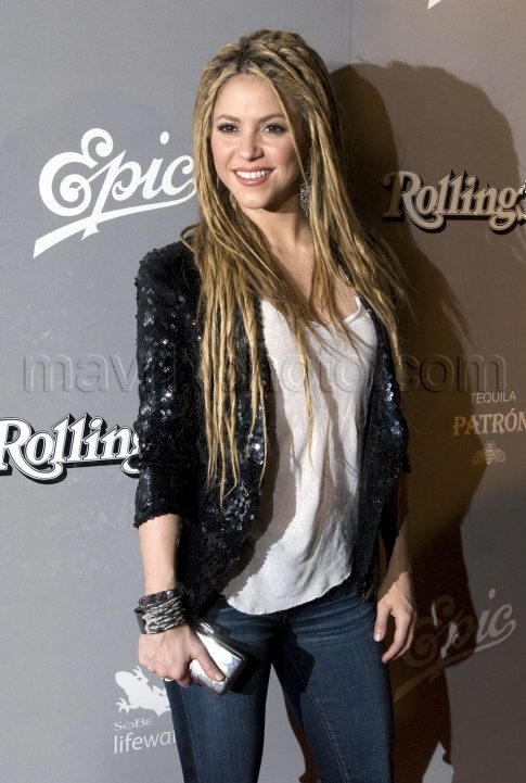 11_10_2009_Shakira_Rolling_Stone_4
