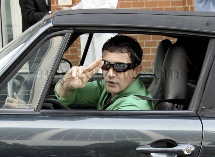 111108-antonio-banderas.jpg