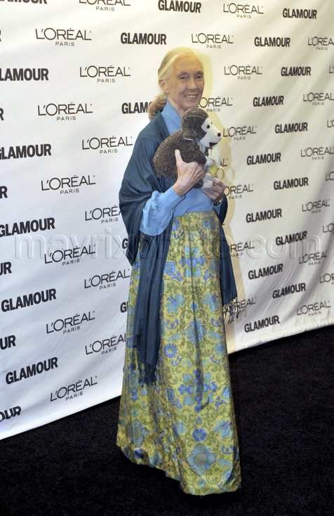 111108-glamour-magazine3.jpg
