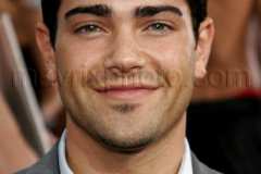 111108-jesse-metcalfe.jpg