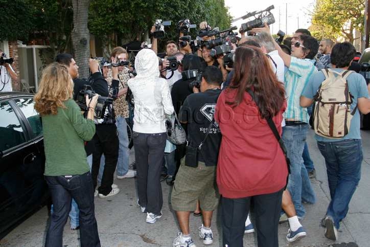 111308-paris-hilton2.jpg