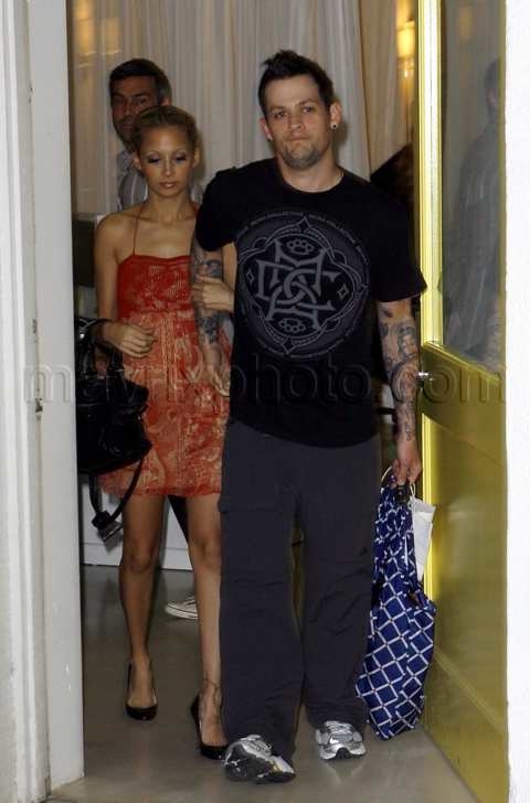 111408-nicole-richie3.jpg