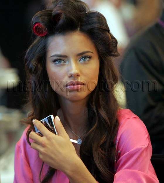 111608-backstage-at-vs6.jpg