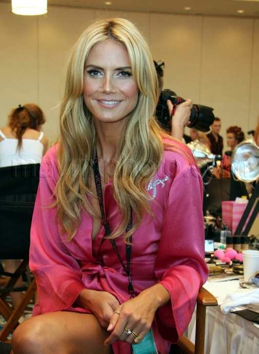 111608-backstage-at-vs8.jpg
