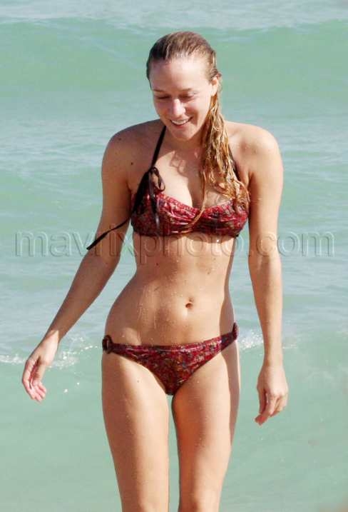 111608-chloe3.jpg