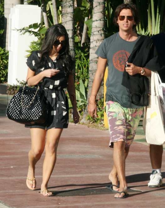 111708-kim-kardashian2.jpg