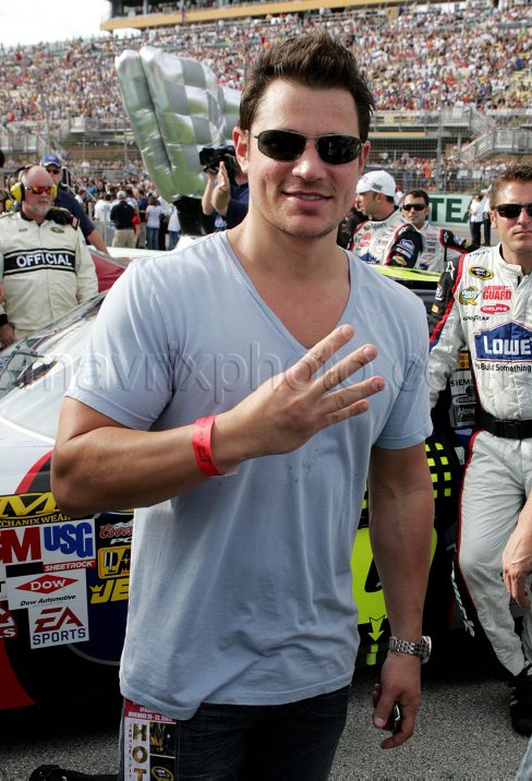 11_22_2009_Nick_Lachey_Ford_400_2