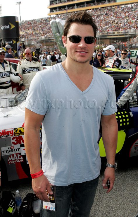 11_22_2009_Nick_Lachey_Ford_400_4