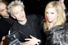 blog_120508_avril_lavigne_02.jpg