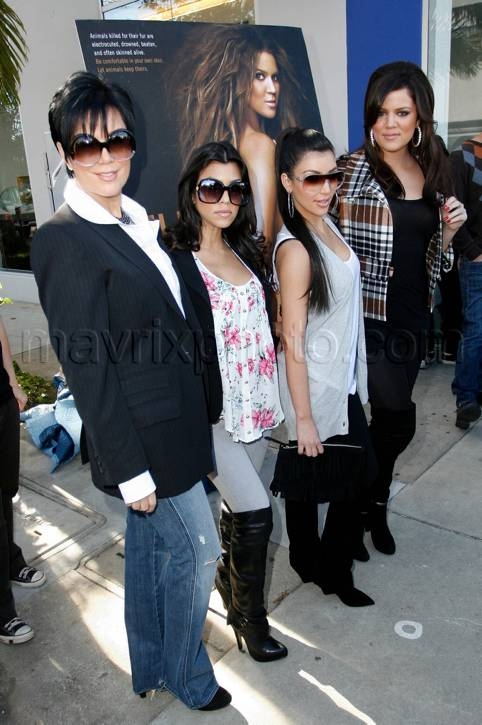 blog_121008_khloe_kardashian_08.jpg