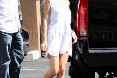 blog_nicole_richie_white_dress01.jpg