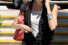 sienna-miller-sues.jpg