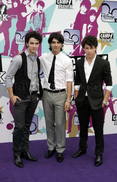 91108-jonas-brothers.jpg
