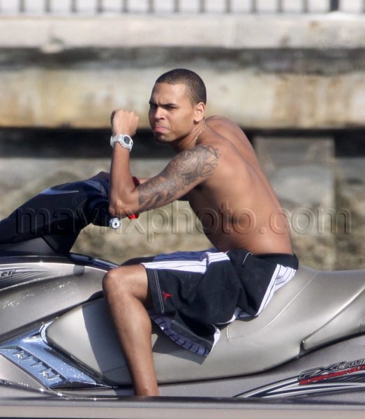 chris_brown_jetski_mx0022609_34.jpg