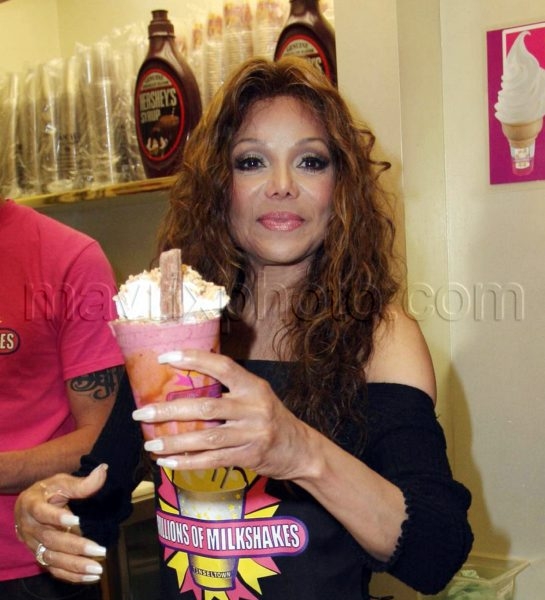 la_toya_milkshake_MX0091509_269.jpg