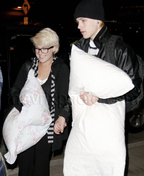 12_12_2009_Osbourne Pillow Fight_1.jpg