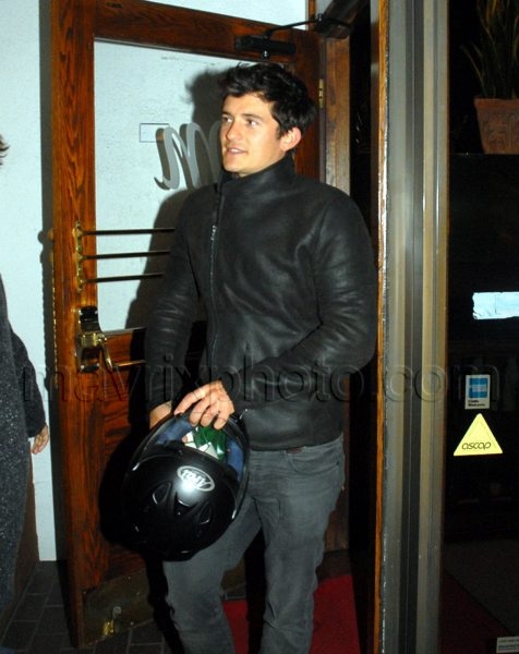 01_13_2010_Orlando Bloom Safe Biker_1.jpg