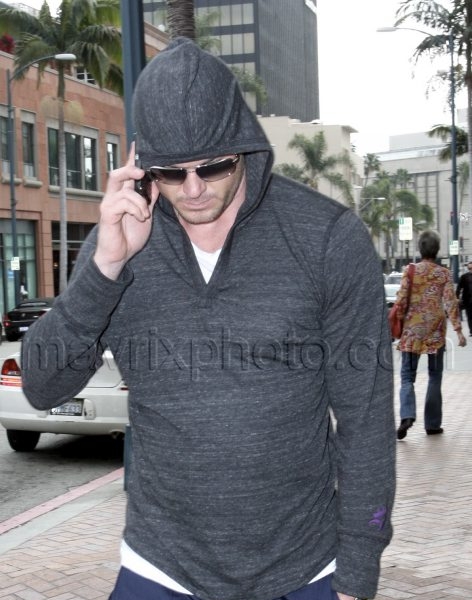 02_19_2010_Eric Dane Hooded_1.jpg