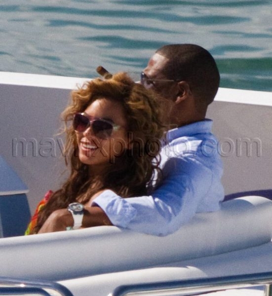 2_24_10_Beyonce and Jay Z Live Large in Miami_181.jpg