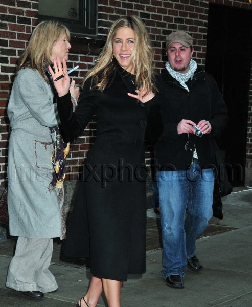 03_15_2010_Aniston and Butler Letterman_1.jpg