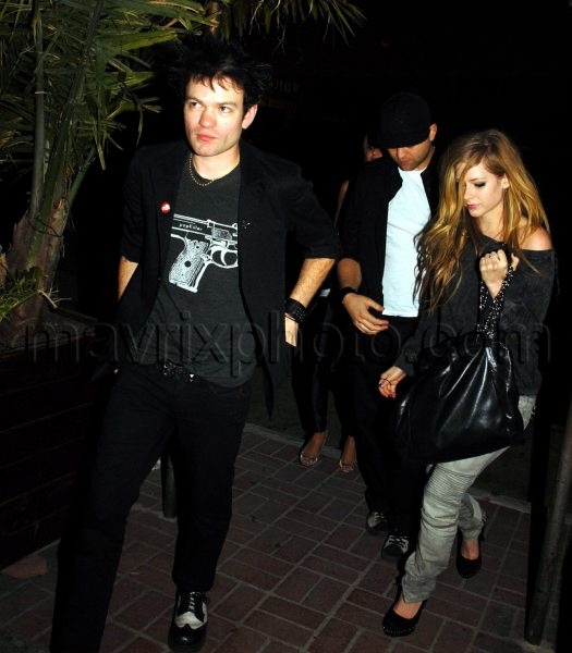 03_22_2010_Lavigne and Whibley Together Again_1.jpg