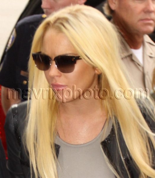 7_20_10_Lindsay Lohan Surrenders_737