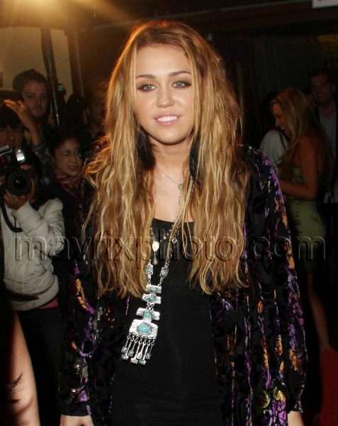 10_9_10_Miley Cyrus Xandros_154