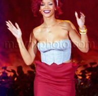 11_5_10_Rihanna Switches on Christmas Lights_89