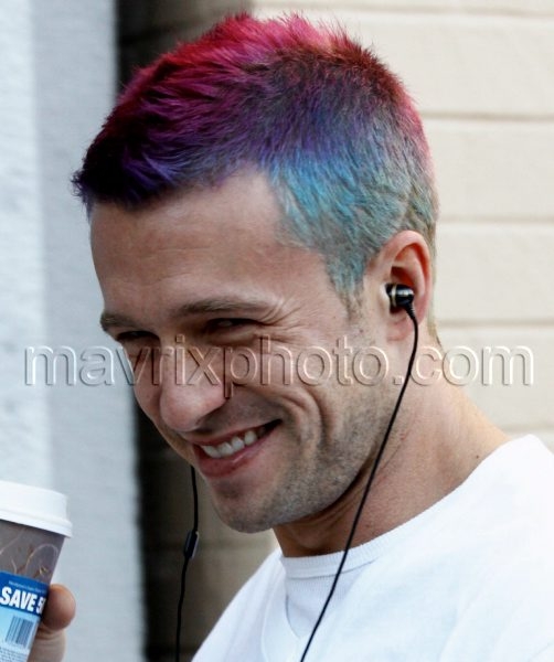 11_27_10_jason-dottley-rainbow-hair_45