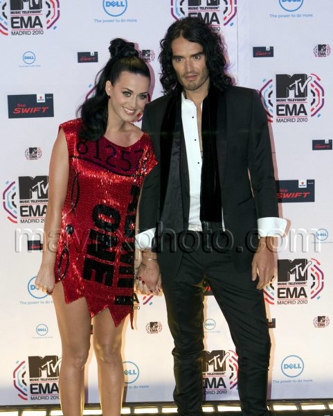 11_8_10_Katy Perry Russel Brand MTV_115