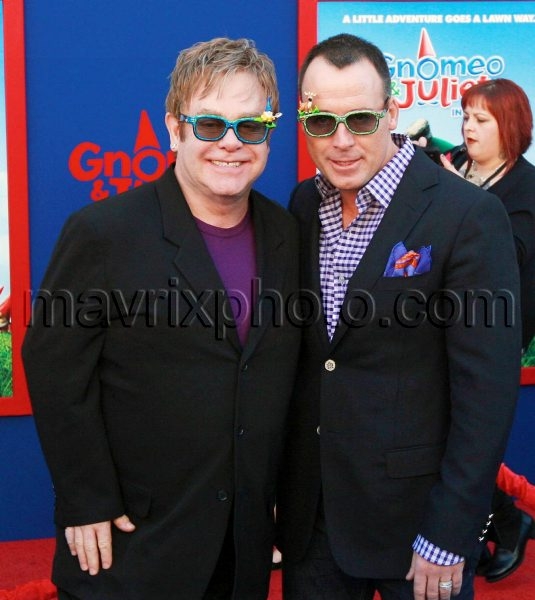 1_24_11_elton-john-david-furnish-premiere_178