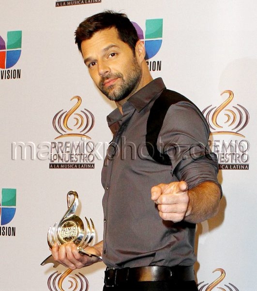 2_19_11_latin-music-awards_37