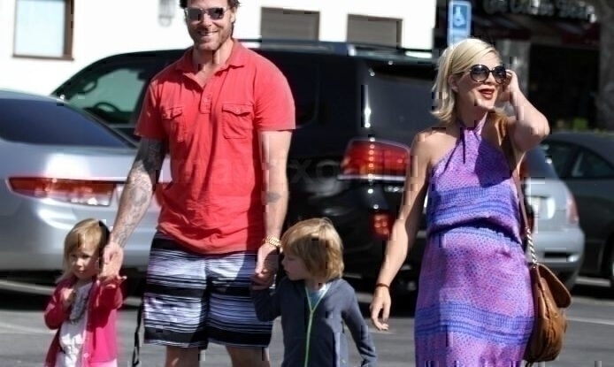 Tori Spelling Family Outing_5_30_11_75