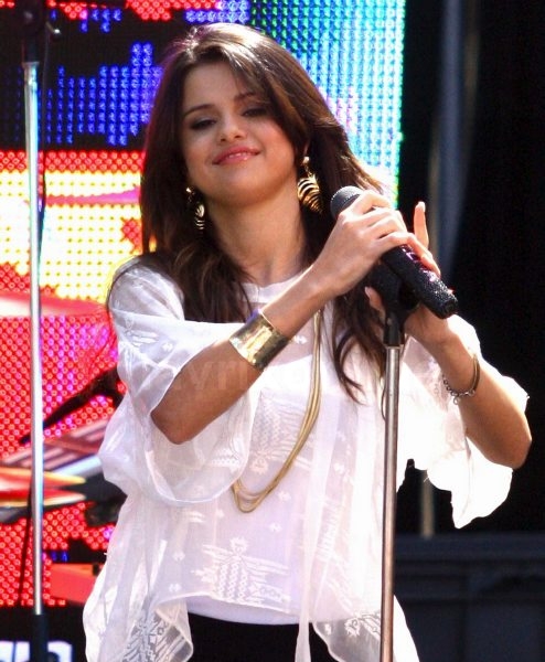 Selena Gomez Live_6_14_11_15