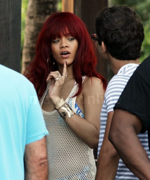 Rihanna Pool Bar_7_14_11_02