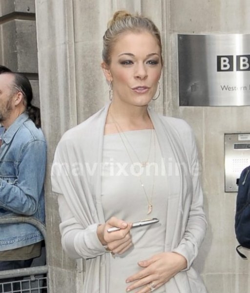 LeAnn Rimes Promotes Album UK_9_26_11_01