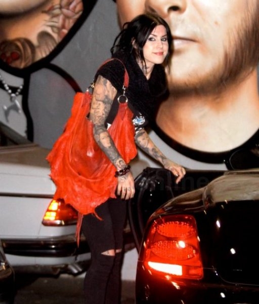 Single Kat Von D Leaves High Voltage_9_29_11_01