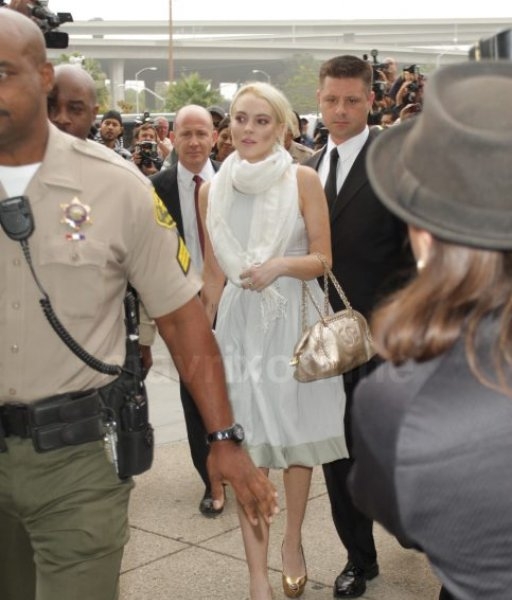 Lindsay Lohan Possible Probation Revoked_10_19_11_01