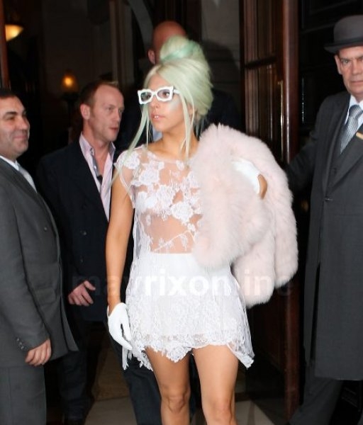Lady Gaga London Lace_10_05_11_03