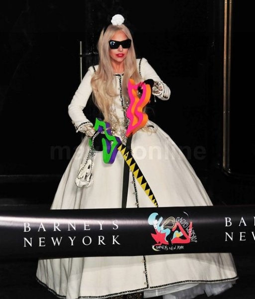 Gagas Workshop at Barneys_11_22_11_01