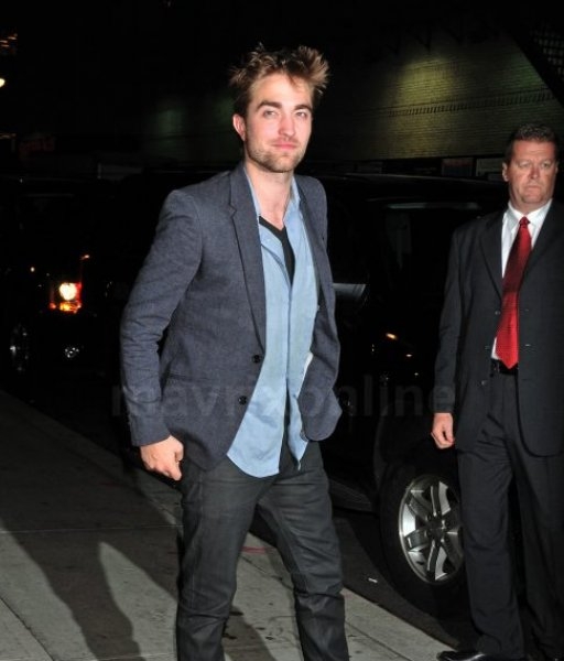 Robert Pattinson Letterman_11_8_11_01