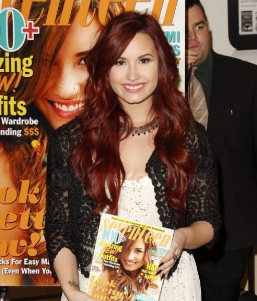 Lovato Seventeen Cover Issue_01_05_12_01